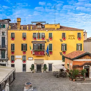 Отель Unahotels Ala Venezia-adults 16