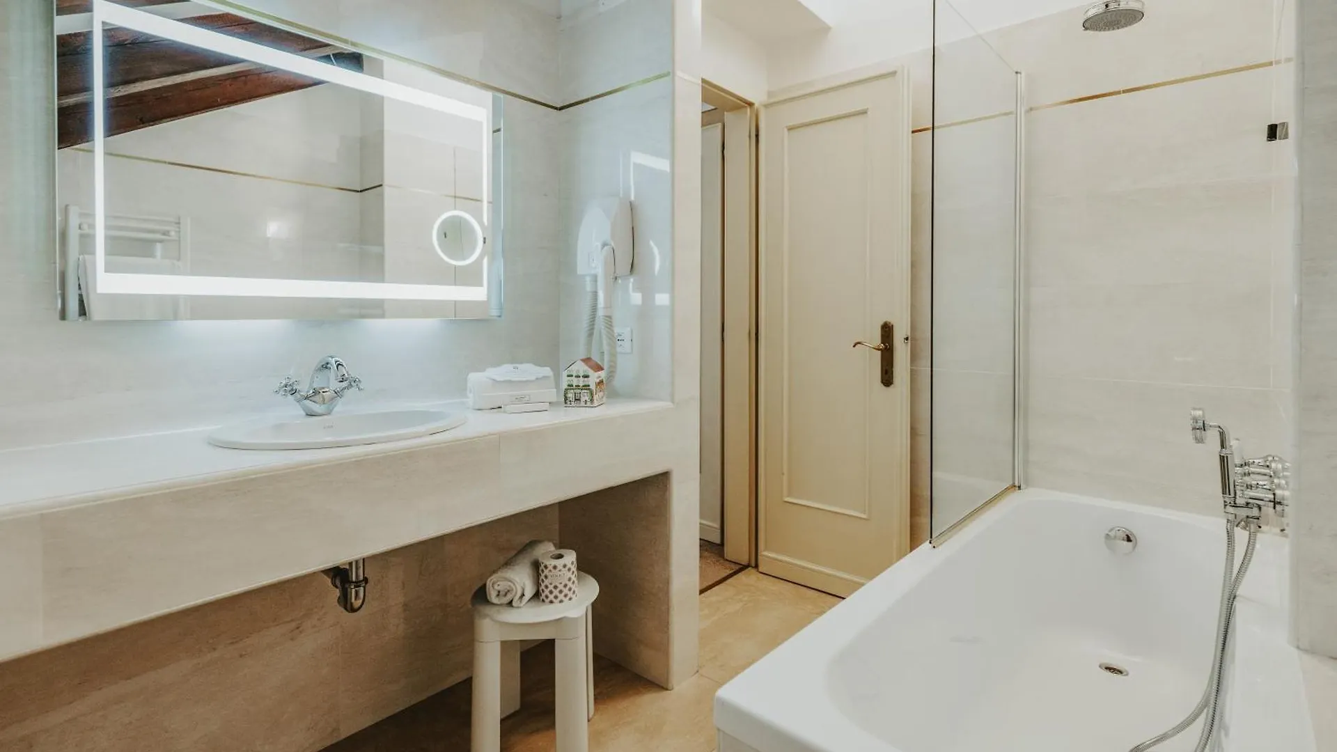 Hotel Giorgione Venecia 4*,  Italia