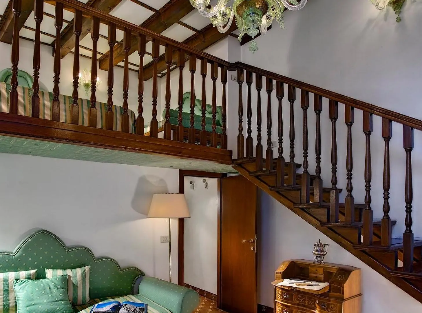 Hotel Giorgione Venice 4*,